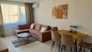 Modern Apartment near Cacao Beach, Pool - balcony 4 Guests