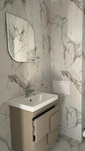 Modern Apartment near Cacao Beach, Pool - balcony 4 Guests