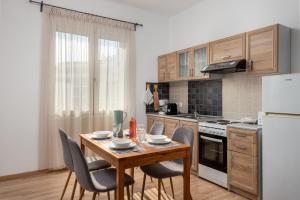 Rhodes Central Apartment