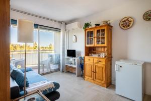 Pretty Flat in the Sun