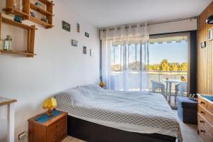 Pretty Flat in the Sun