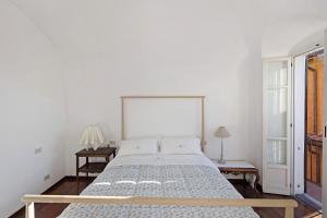 Residenza Stoechas White