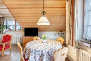 Cafe-Restaurant-Gästehaus Waldvogel