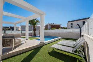 Casa Bos Palm Tree Villa with Pool