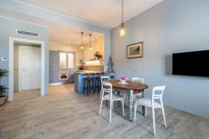 Abaye 2 Pinot - Charm Adults Only