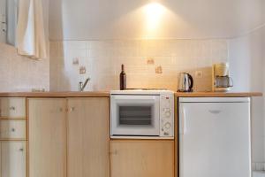 Dolphin Studio Sea View 10