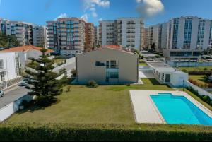Viana Beach Surf House