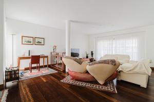 Viana Beach Surf House