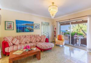 Cottage 50m From the Beach
