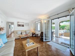 Villa Jones