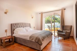 Villa con piscina en Cala Moragues