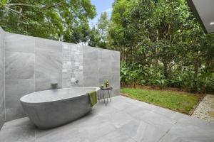 Secluded rainforest getaway