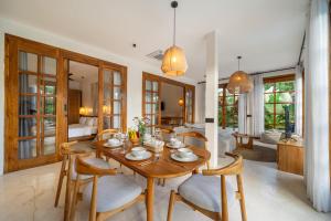 Garden Heights - Panoramic Jungle Villa with Pool & Outdoor Lounge
