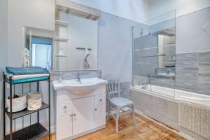 Maison avec piscine et jacuzzi