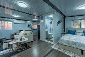 Modern Foldable Container Home Unique Stay Near Pipestem Park