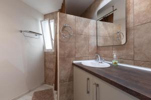 Lovely 2 bed apt overlooking golf
