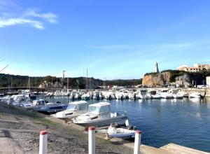 A 100 M Plage,centre,marché, 3ch