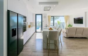 Cozy Home In Torre Del Mar