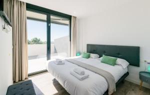 Cozy Home In Torre Del Mar