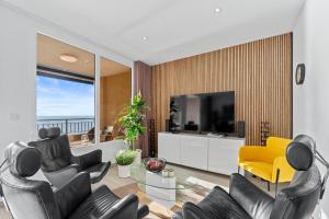 100 Beach Seaview