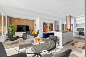 100 Beach Seaview