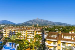 Sea-View 2BR - Walk to Puerto Banús - Aloha Golf