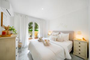 Sea-View 2BR - Walk to Puerto Banús - Aloha Golf