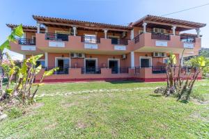 Giannis apartments 4