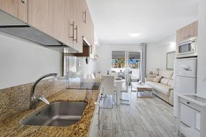 Island Village Heights