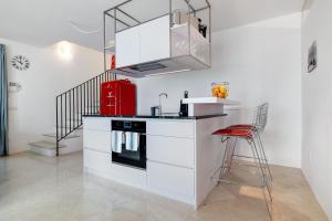 Ca dela Nua front lake