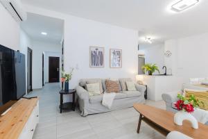 Elegance CityScape by Fidalsa