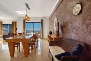 Morning Glory 2 Bedroom Apartment
