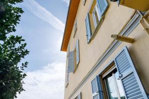 Brunate Large Apartment Near