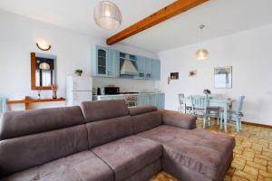 Brunate Large Apartment Near