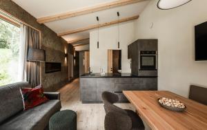 Oberplunerhof Luxury Chalet Woods