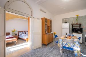 Blue House in Villa Con Piscina