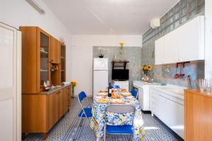 Blue House in Villa Con Piscina