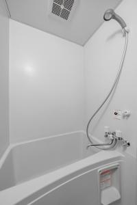 Silk Court 402