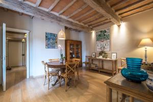 Radicondoli House