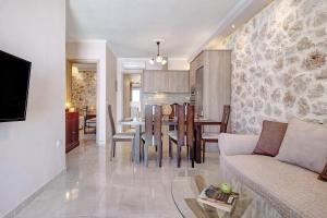 Goudis Suite Irida