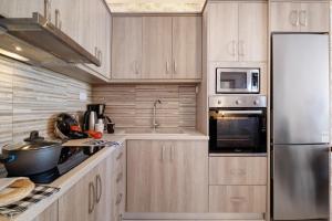 Goudis Suite Irida