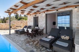 Goudis Suite Irida