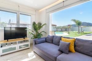 Private Serrano Villa – Heated Pool