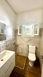 Alexandros Studios and Apartments