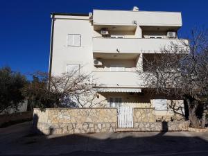 Apartments Fiesta, Apartments - Novalja