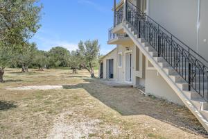 Panagis Apartments