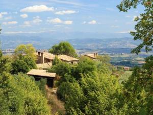 Apartment Wohnung Sonnenaufgang in Monte Vibiano Vecchio by Interhome