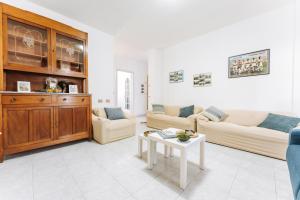 Artemisia House Vastema