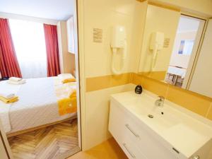 Apartment Studio Dario direkt am Strand by Interhome
