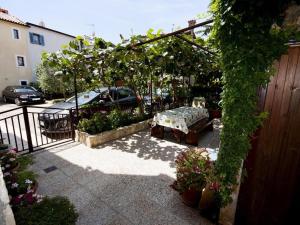 Apartment Studio Dario direkt am Strand by Interhome